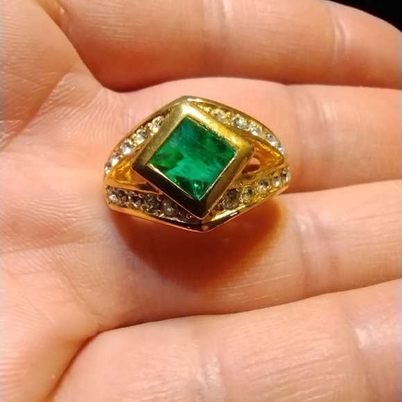 Christian Dior Gold Tone Rhinestone Ring - Picture 2 of 11